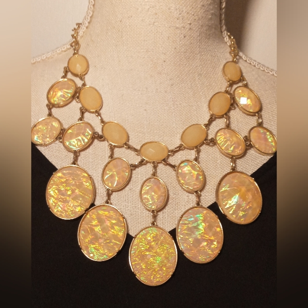 Necklace Beautiful Yellow Stone